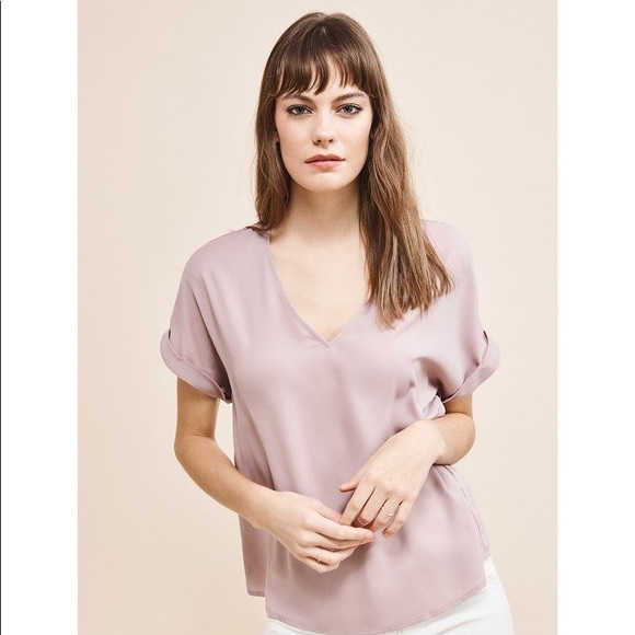 Dynamite Light Purple V-Neck Short Sleeve Top - Picture 1 of 8